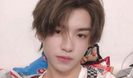 黄明昊吃瓜爆料图片高清,高清图片揭秘娱乐圈幕后真相